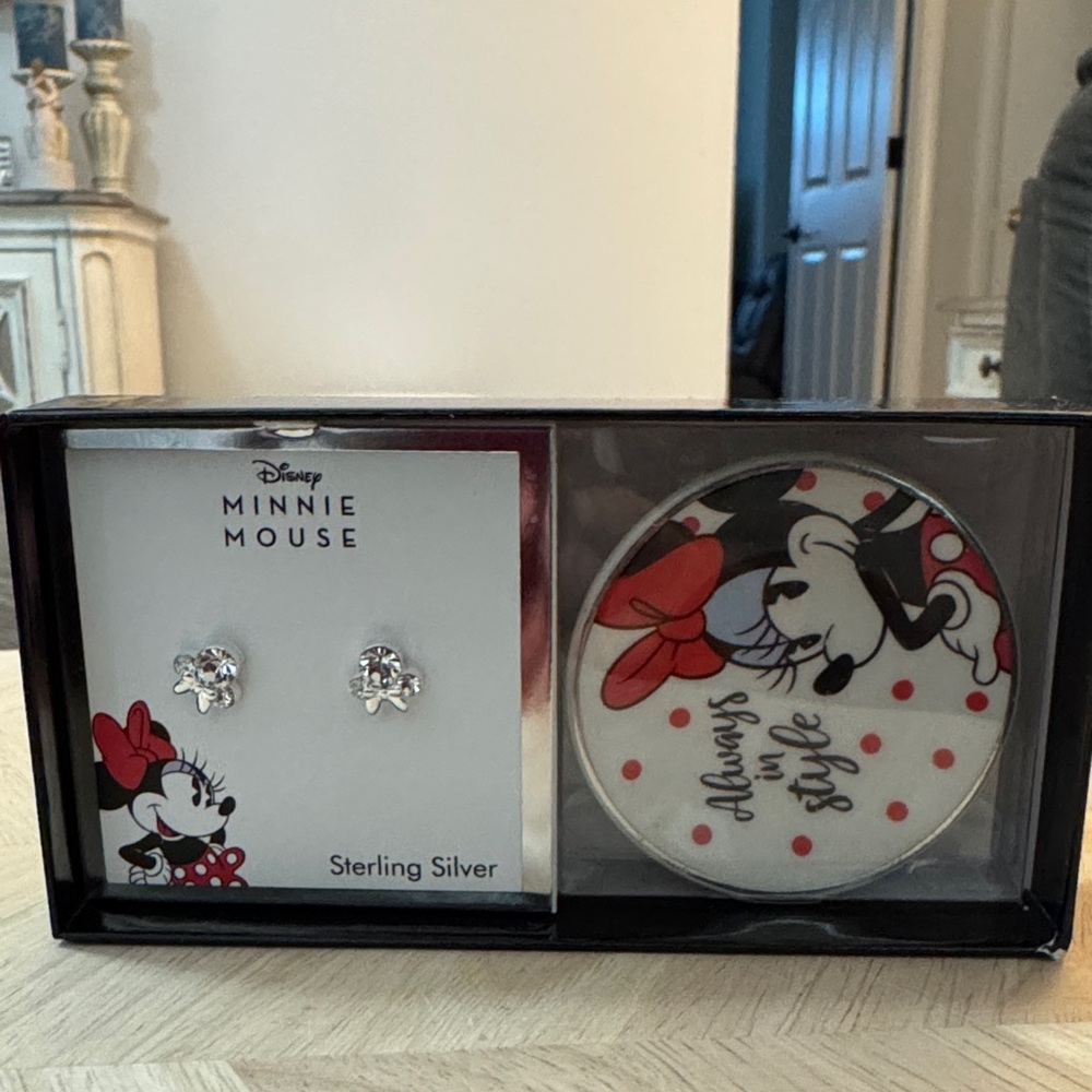 Disney Minnie Mouse Silver Earrings and Jewelry holder Set